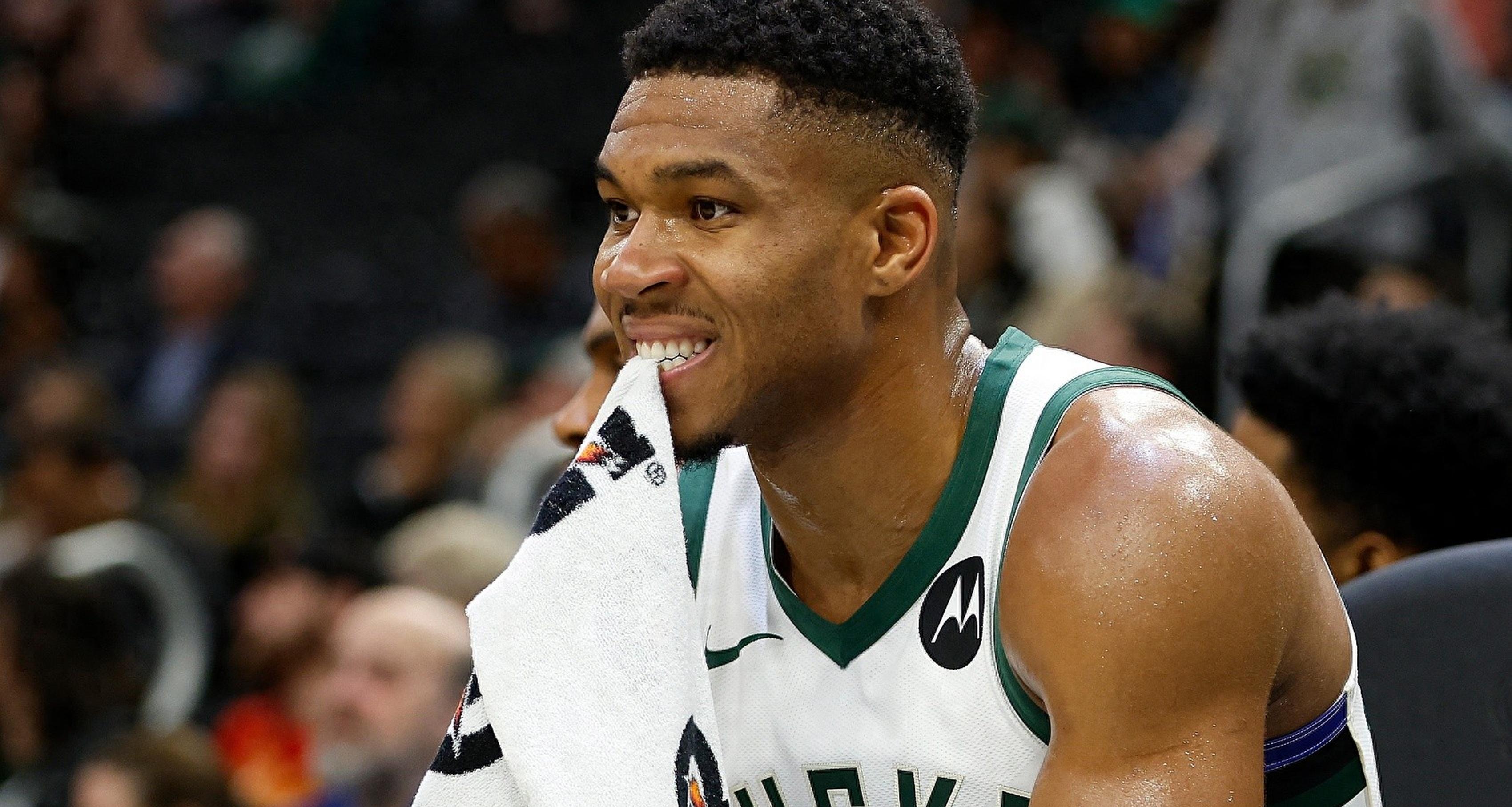  训练课后突围战来临；密尔沃基雄鹿围绕法联杯完成体检；态度坚定；轮换策略被讨论