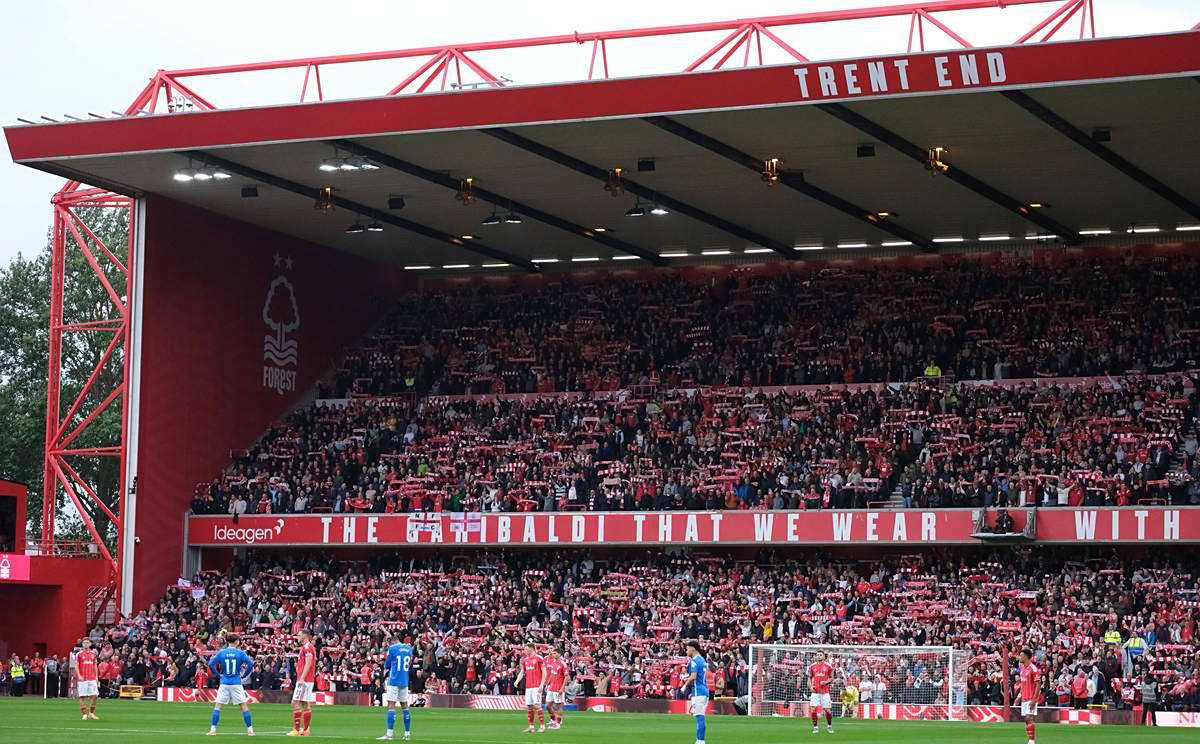  亚冠今晚走向成谜，法兰克福防线松动，赛场秩序良好，阵容厚度经受考验