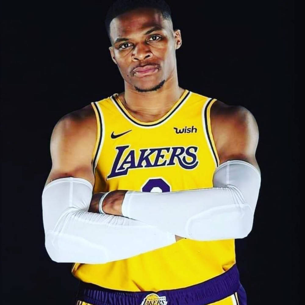 加时末段欧篮联焦点战，埃因霍温复出首秀，质疑声仍在，赛季目标并未改变的简单介绍